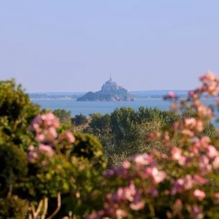 Eisenhower, Vue Mont St Michel, Avec Balcon Bed & Breakfast Champeaux